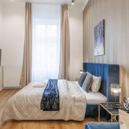 Luxurious Central Grand Home W/ 3Bedrm 2Bathrm Budapest Eksteriør bilde