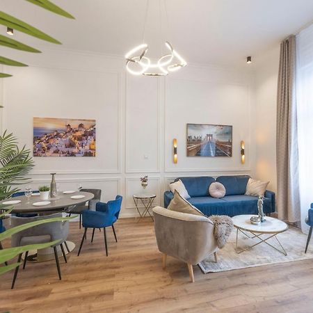 Luxurious Central Grand Home W/ 3Bedrm 2Bathrm Budapest Eksteriør bilde