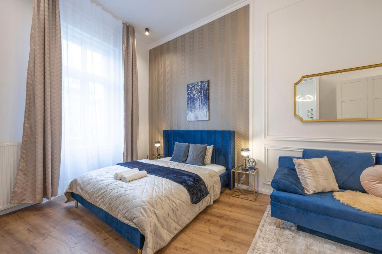 Luxurious Central Grand Home W/ 3Bedrm 2Bathrm Budapest Eksteriør bilde