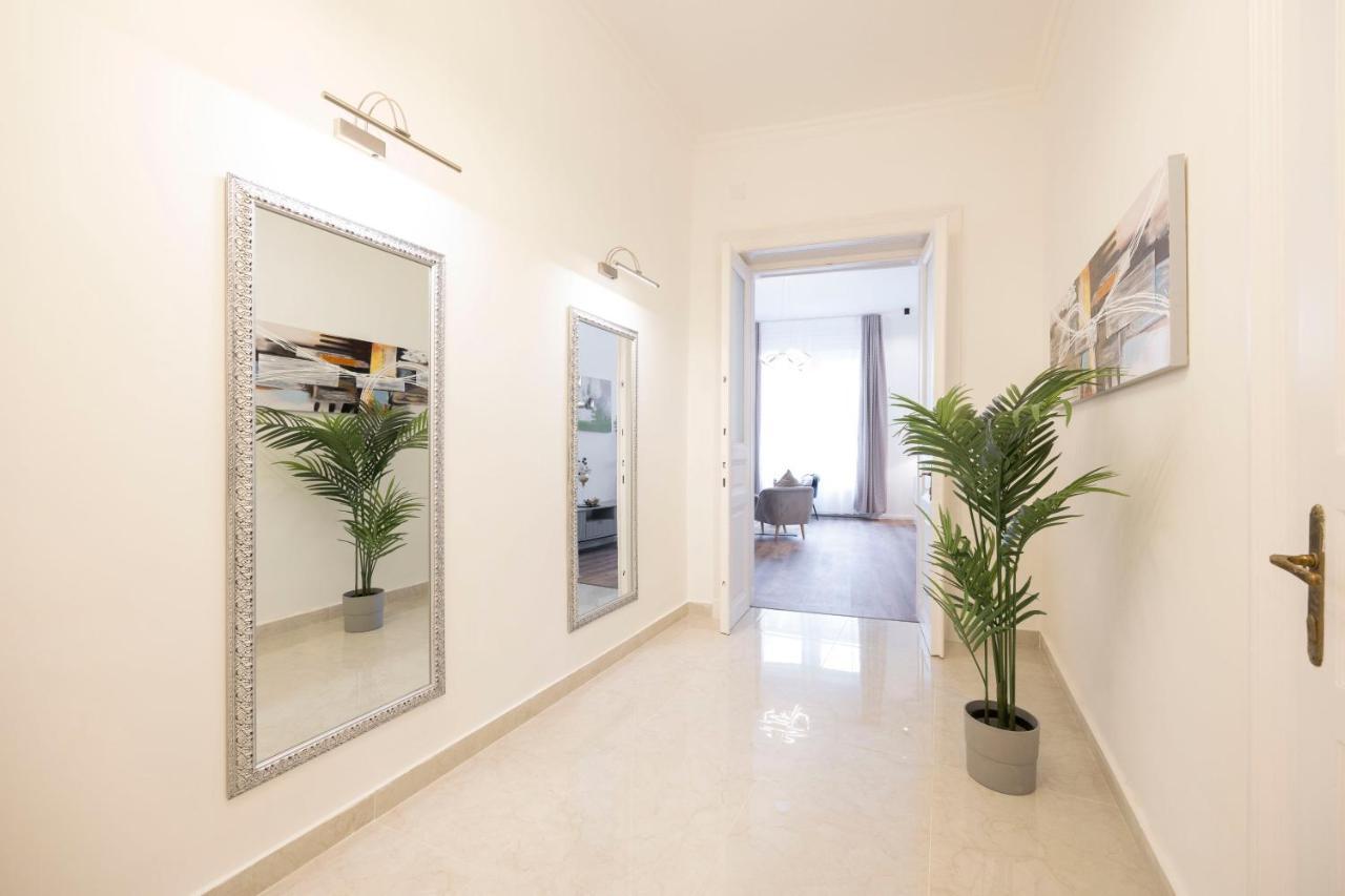 Luxurious Central Grand Home W/ 3Bedrm 2Bathrm Budapest Eksteriør bilde
