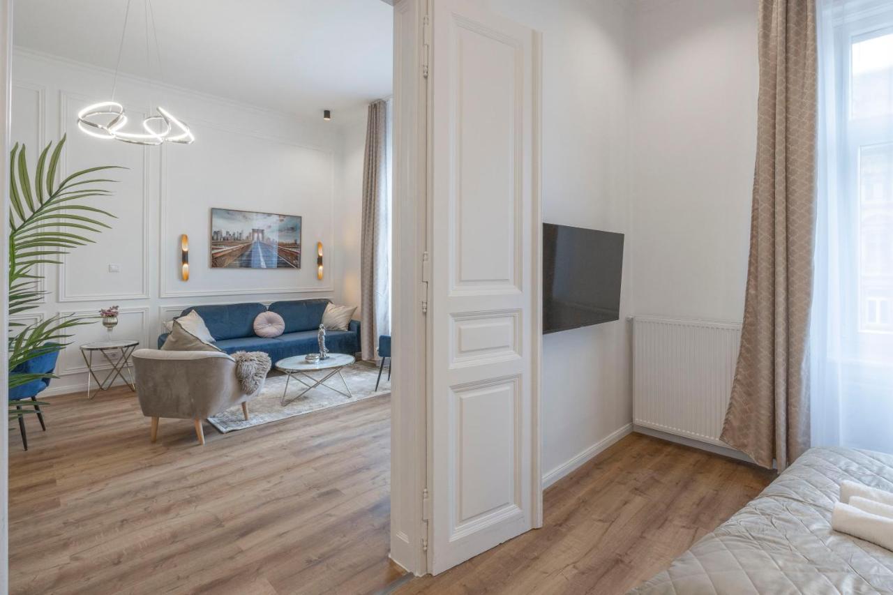 Luxurious Central Grand Home W/ 3Bedrm 2Bathrm Budapest Eksteriør bilde