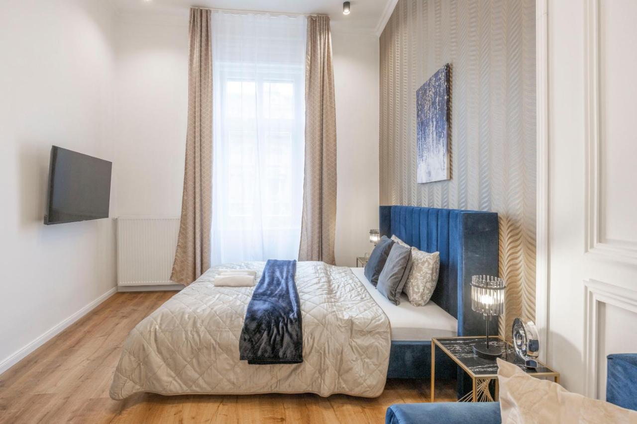 Luxurious Central Grand Home W/ 3Bedrm 2Bathrm Budapest Eksteriør bilde