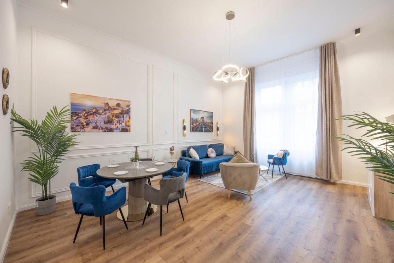 Luxurious Central Grand Home W/ 3Bedrm 2Bathrm Budapest Eksteriør bilde