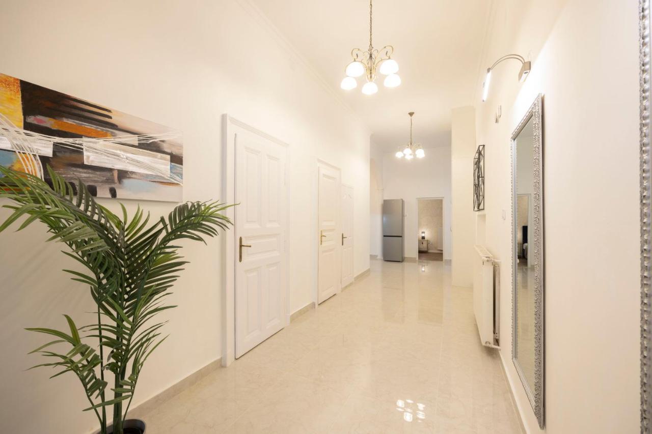 Luxurious Central Grand Home W/ 3Bedrm 2Bathrm Budapest Eksteriør bilde